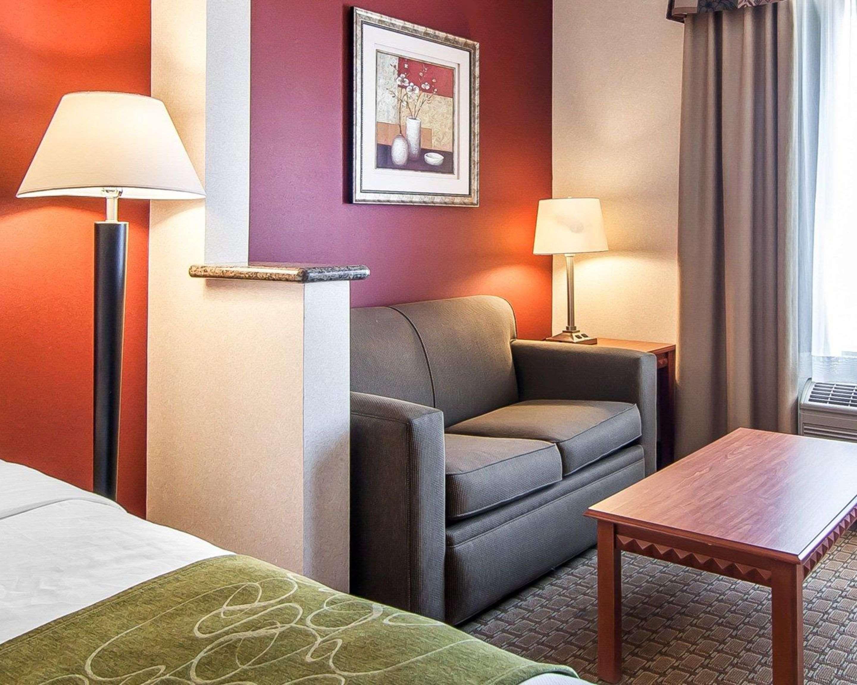 Comfort Suites Redmond Airport Exterior foto