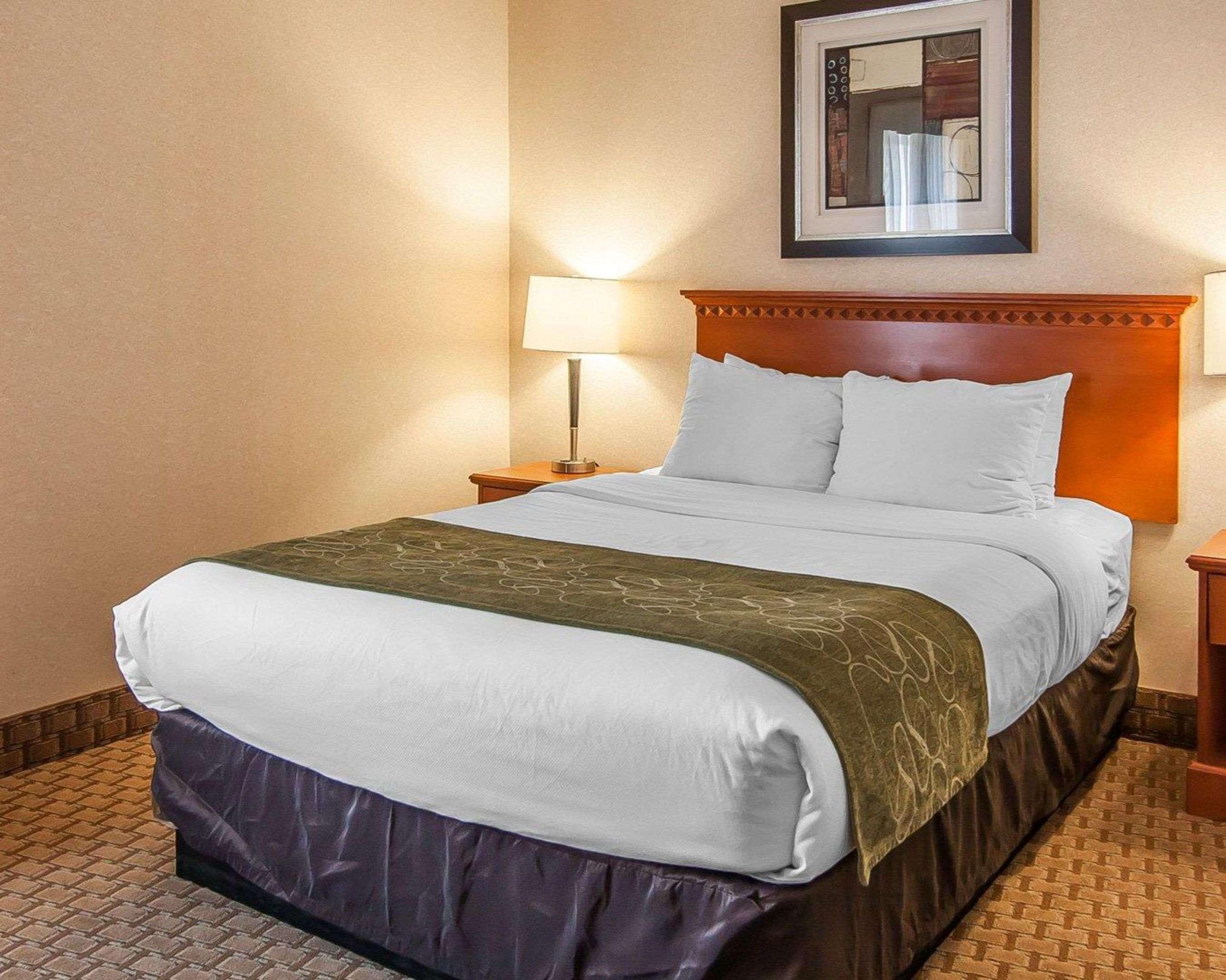 Comfort Suites Redmond Airport Exterior foto