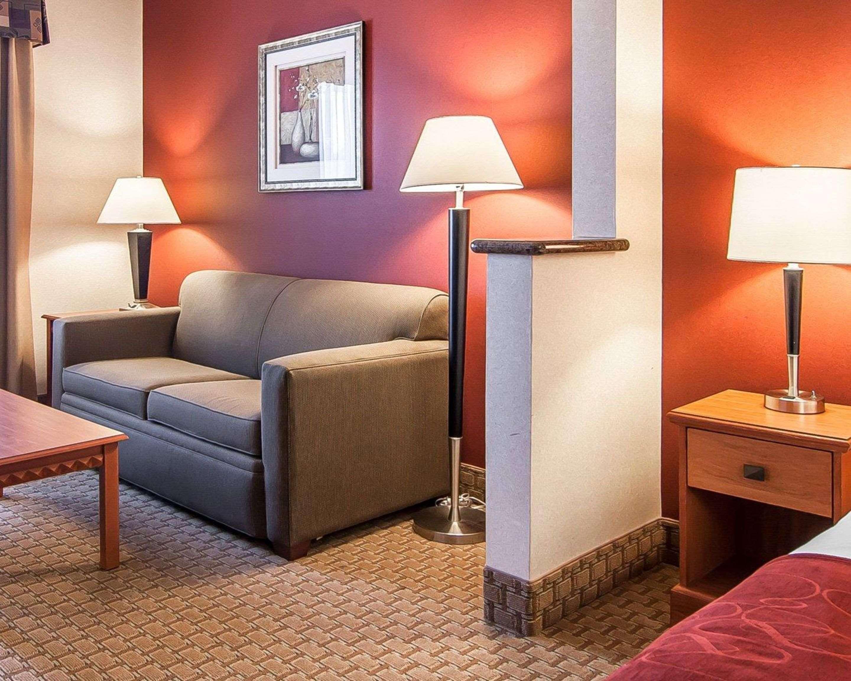Comfort Suites Redmond Airport Exterior foto
