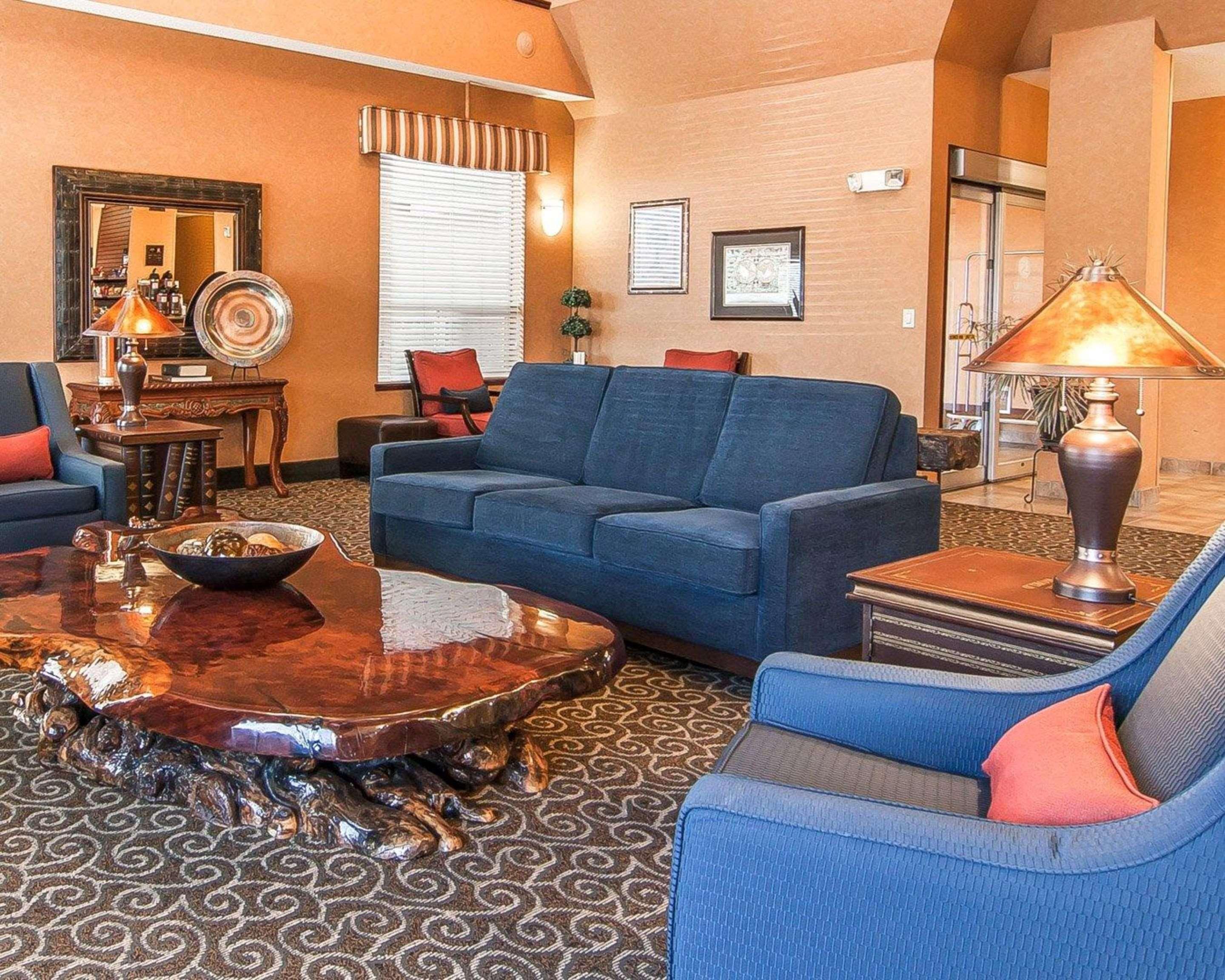 Comfort Suites Redmond Airport Exterior foto