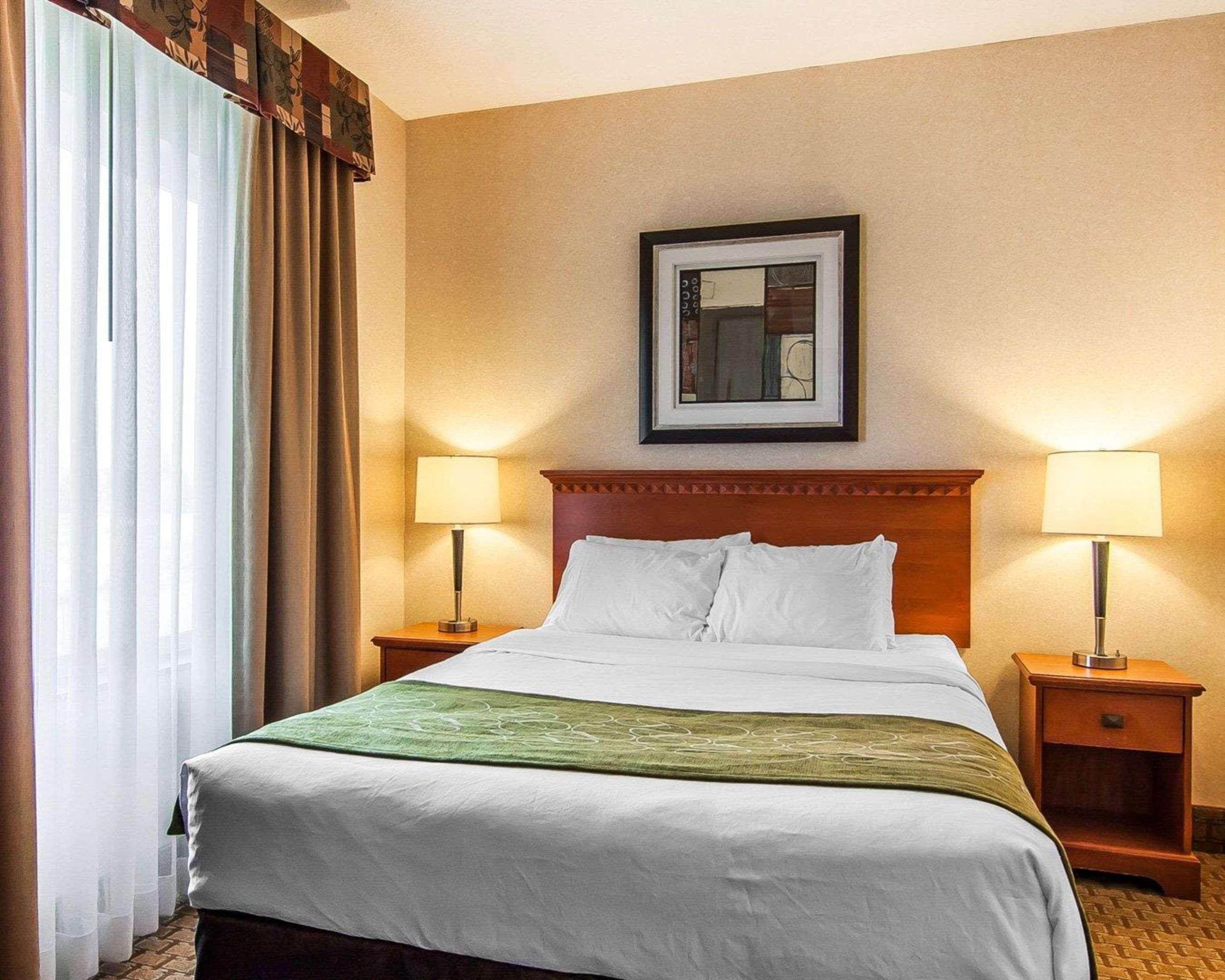 Comfort Suites Redmond Airport Exterior foto